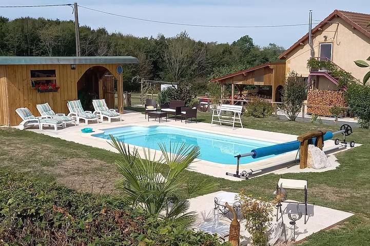 Location de vacances pour 3 personnes, avec Balcon ainsi que Jardin et Piscine dans Gilly-sur-Loire