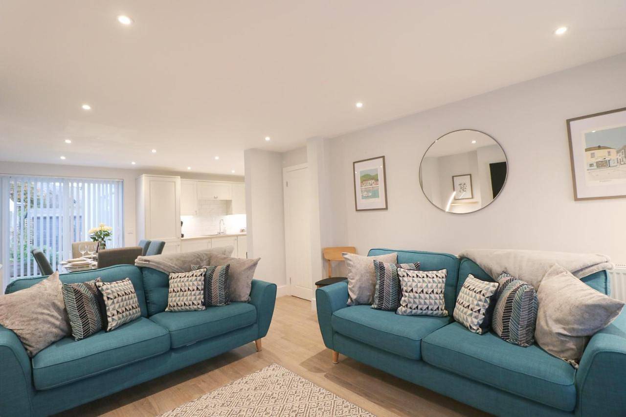 Townhouse, close to harbour with sea views in Padstow, Cornwall