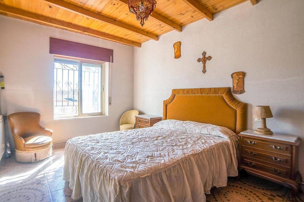 5 bedroom nice home in Villarrín de Campos in Villarrín de Campos, Province de Zamora