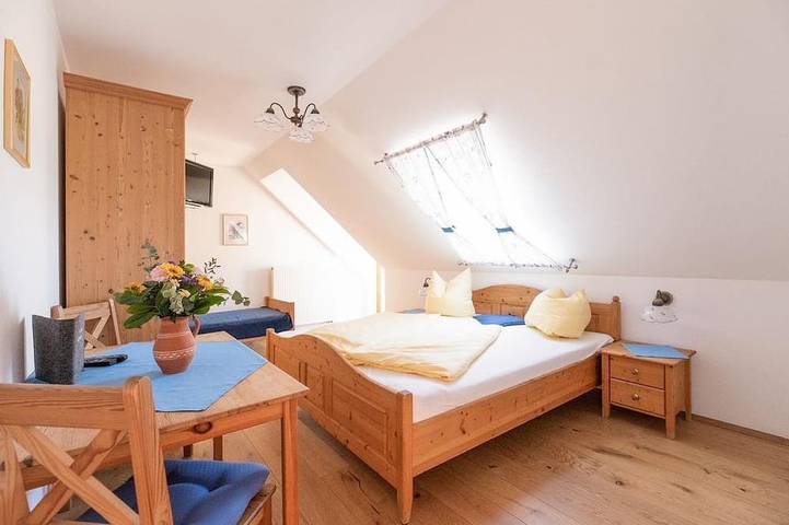 Weingut Kleinschuster - Zimmer Balkon inkl. Frühstück ab 3 Nächte in Steirerland
