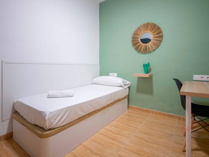 Apartamento vacacional entero, Retiro junto a la playa con WiFi y aire acondicionado - 600m a Platja de Miracle in Tarragona, Costa Dorada