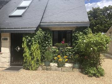 Gîte pour 2 personnes, avec piscine ainsi que jardin et terrasse dans Centre-Val de Loire
