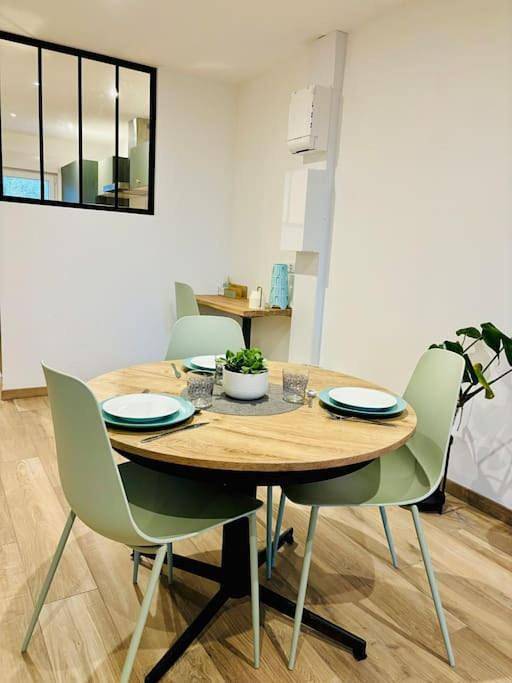Gîte pour 4 personnes, avec jardin dans Fontenay-le-Marmion