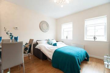 Glamping for 4 People in Watford, Hertfordshire, Photo 3