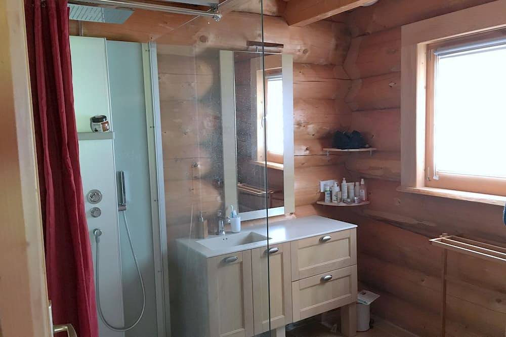 Chalet spacieux et calme - 6 couchages - 4 étoiles - 120m2 in La Pesse, Parc naturel régional du Haut-Jura