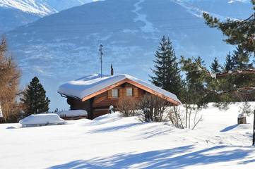 Gîte pour 6 personnes, avec jardin et balcon, animaux acceptés à Savièse