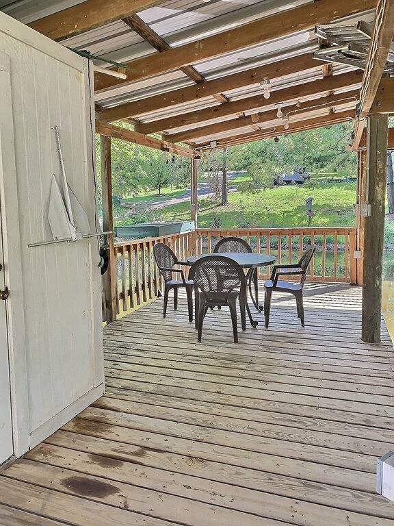 How nice... Waterfront peace and quiet *Wi-Fi!* in Toledo Bend Reservoir