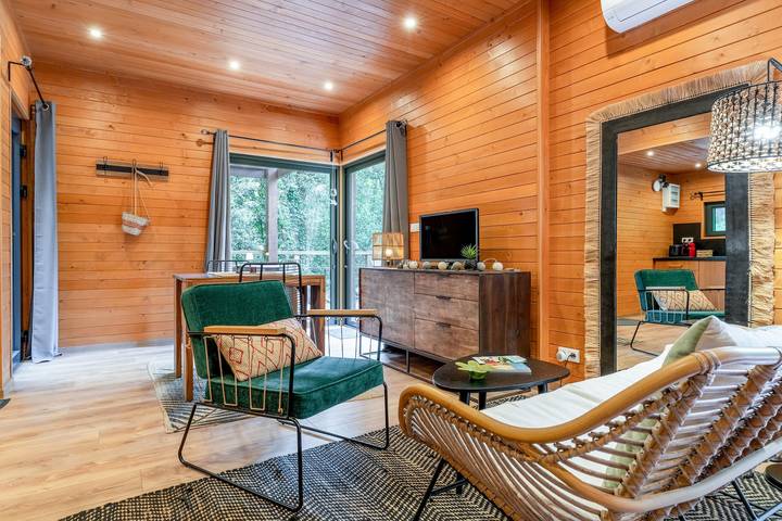 Vacation Home “Lodge Exotique 4 - Mas De Rey” with Private Terrace, Wi-Fi & Air Conditioning in Arpaillargues-et-Aureillac, Nimes region