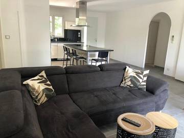 Cottage pour 7 personnes, avec terrasse et piscine à Deaux
