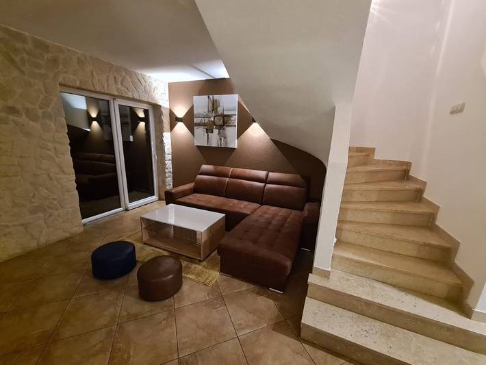 Villa pour 7 personnes, avec piscine et jardin, animaux acceptés à Novigrad - 2