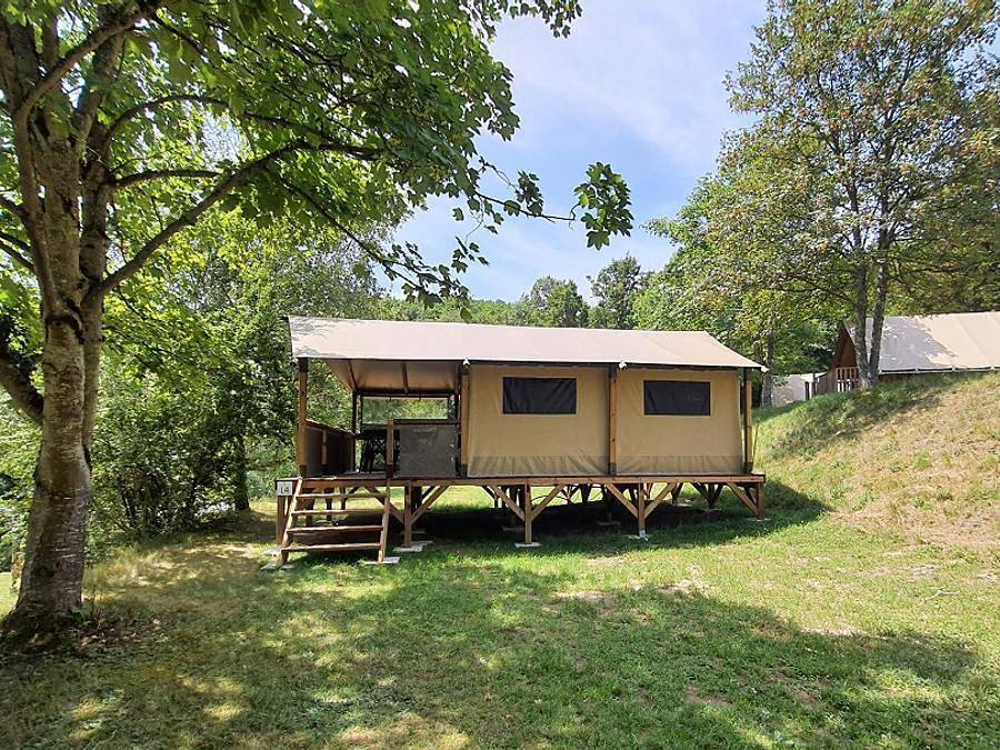 Camping Lac de Saint-Point Lamartine - Lodge 5 personen - Zelt Ecolodge Premium 34m² - 2 Zimmer - überdachte Terrasse in Mouthe-Lac et Mont d’Or, Doubs