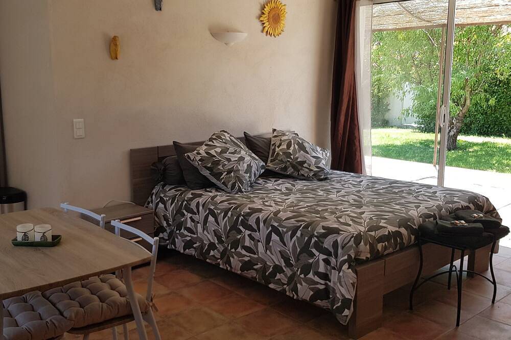 Apartamento entero, Self-catering studio at Villa Garlaban ******. in Gémenos, Marsella region