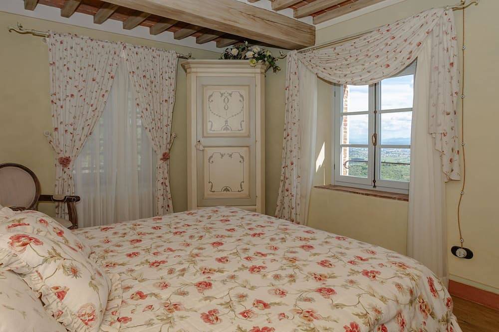 Villa-Superior-Eigenes Badezimmer-Bergblick in Buti, Pisa Provinz