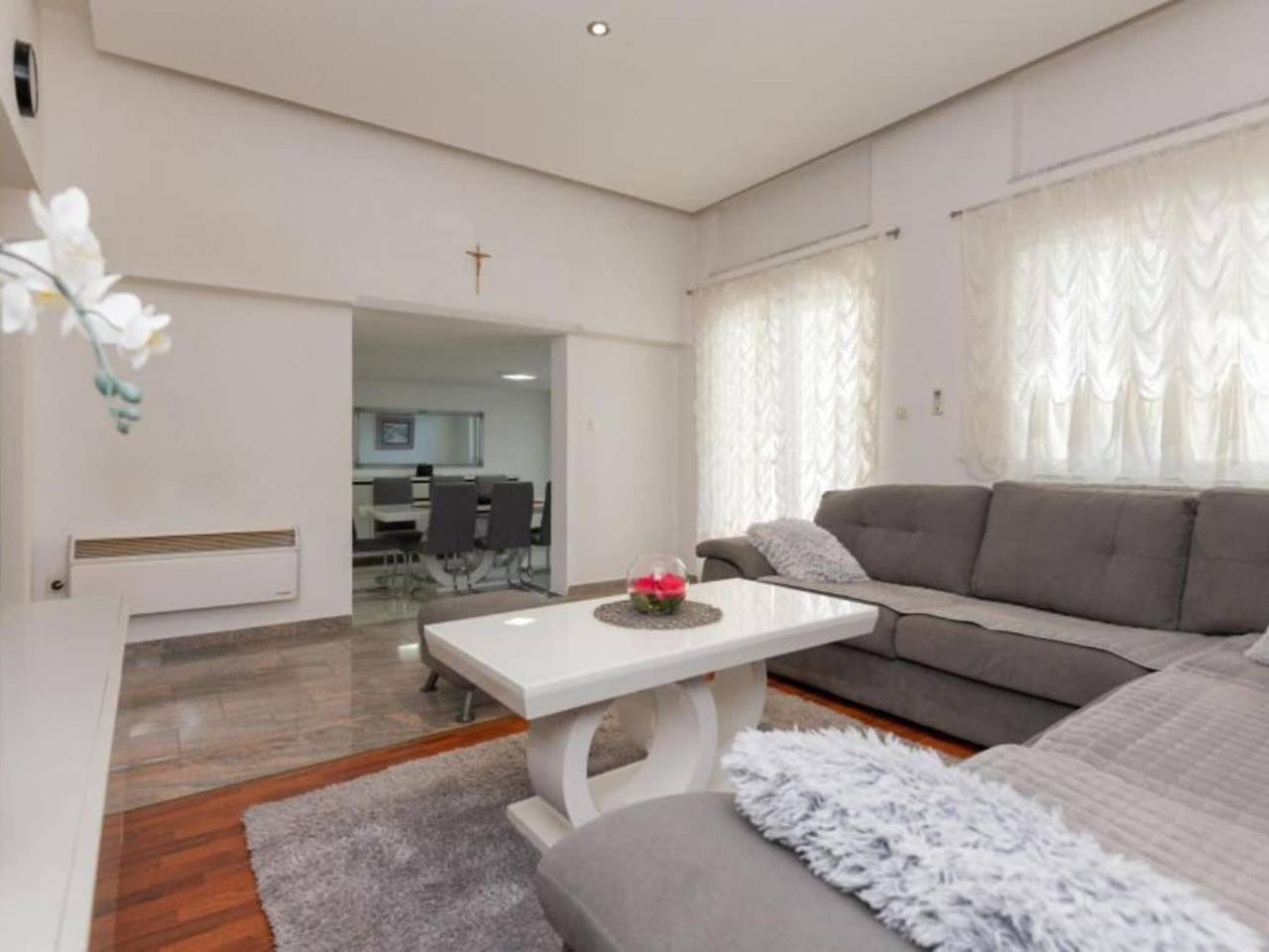 Villa Ante with Outdoor Pool in Imotski, Makarska Riviera