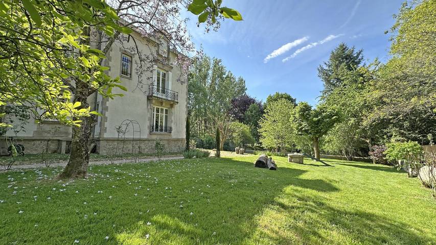 Gîte pour 6 personnes, avec terrasse et jardin à Compreignac - 2