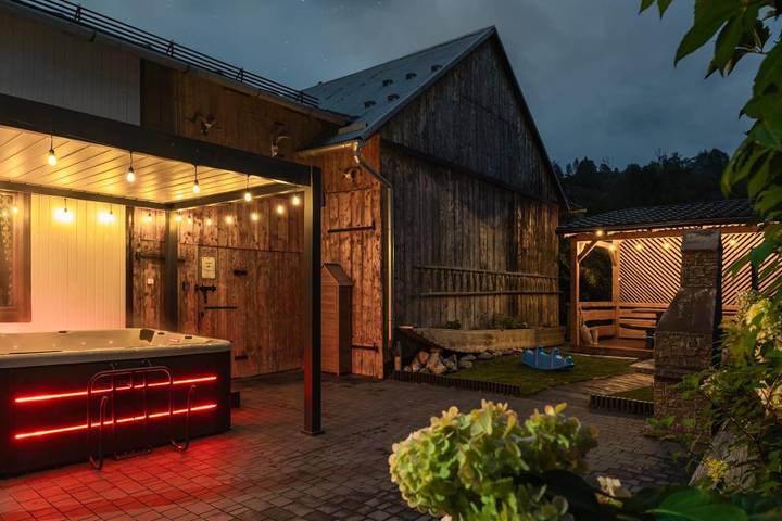Dom dla 10 osób, z Balkon i Jacuzzi oraz Taras i Ogród w Szczawnica