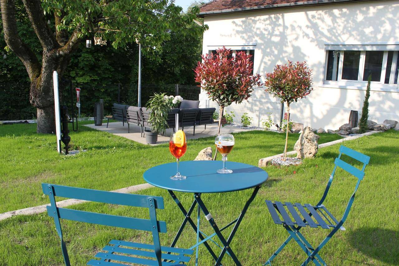 Comfort Triple Room with Shower in Arcis-sur-Aube, Aube