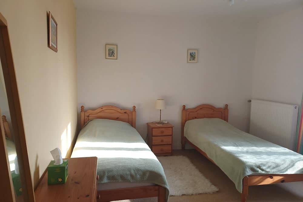 9 Guests - Pet Friendly in rural West France in Clussais-la-Pommeraie, Région de Niort