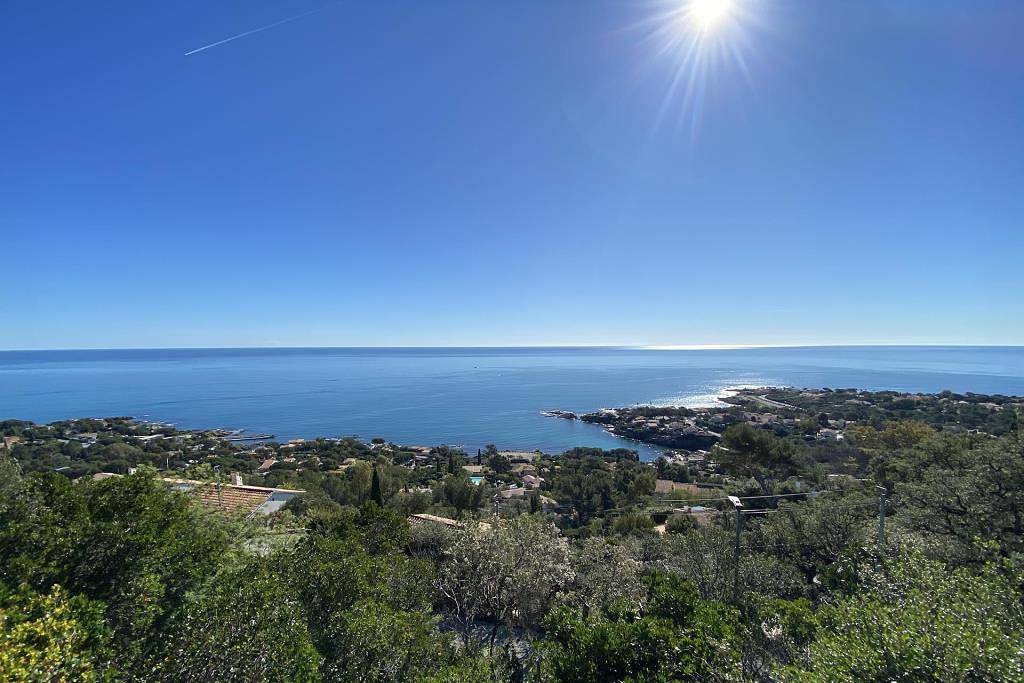 Villa mit Pool und Panoramablick auf das Meer in Les Issambres in Roquebrune-sur-Argens, Draguignan Region