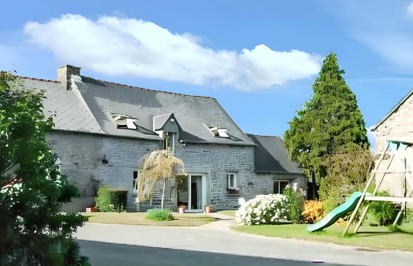 Maison de charme à Le Mené avec jardin in Saint-Gouéno, Région de Dinan