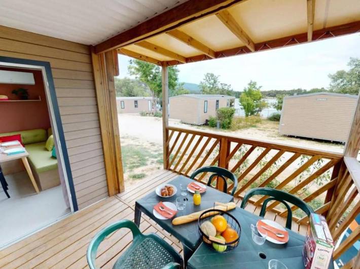 Camping pour 2 personnes, avec terrasse et jacuzzi, animaux acceptés dans le Luberon - 3