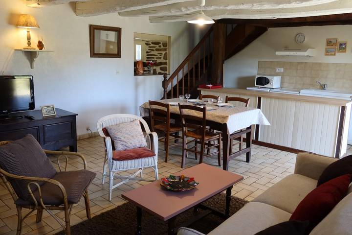 Gîte pour 3 personnes, avec jardin à Plouguenast - 4