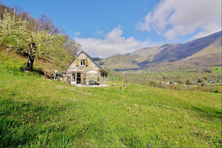 Gîte pour 6 personnes, avec jardin