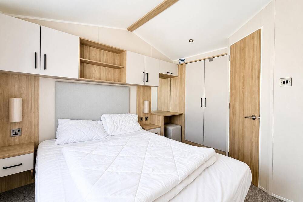 Stunning 6 berth caravan at Suffolk Sands Holiday Park in Felixstowe, Suffolk