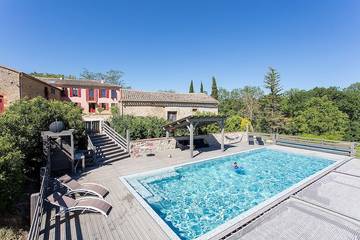 Gîte pour 10 personnes, avec terrasse et jardin à Montmaur