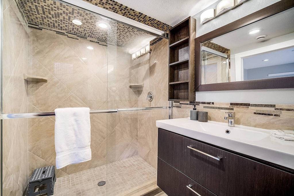 Discover Hacienda del Sol - Dog-Friendly, Downtown in Sarasota, Sarasota County