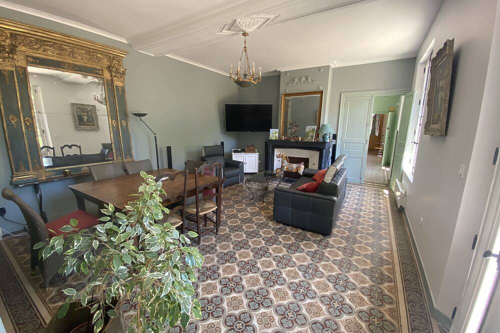 350 M2 / Casa Histórica con piscina cubierta climatizada en el antiguo Saumur in Saumur, Valle del Loira