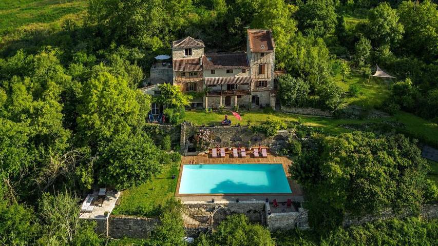 Alojamiento y desayuno para 2 personas, con jardín además de vistas y piscina - 1
