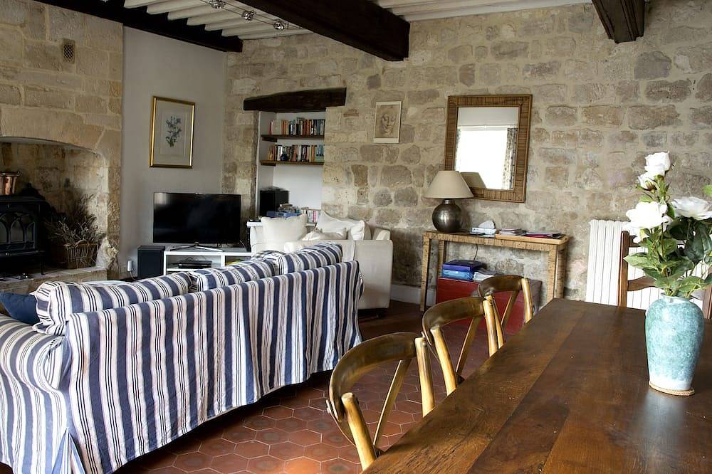 Ancien presbytère du 15ème siècle avec piscine privée dans un charmant village in Vieux, Région d'Albi