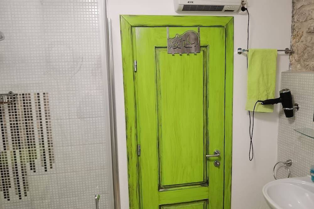 Ganze Wohnung, Ferienwohnung mit privaten Pool in Kukljica, Insel Ugljan