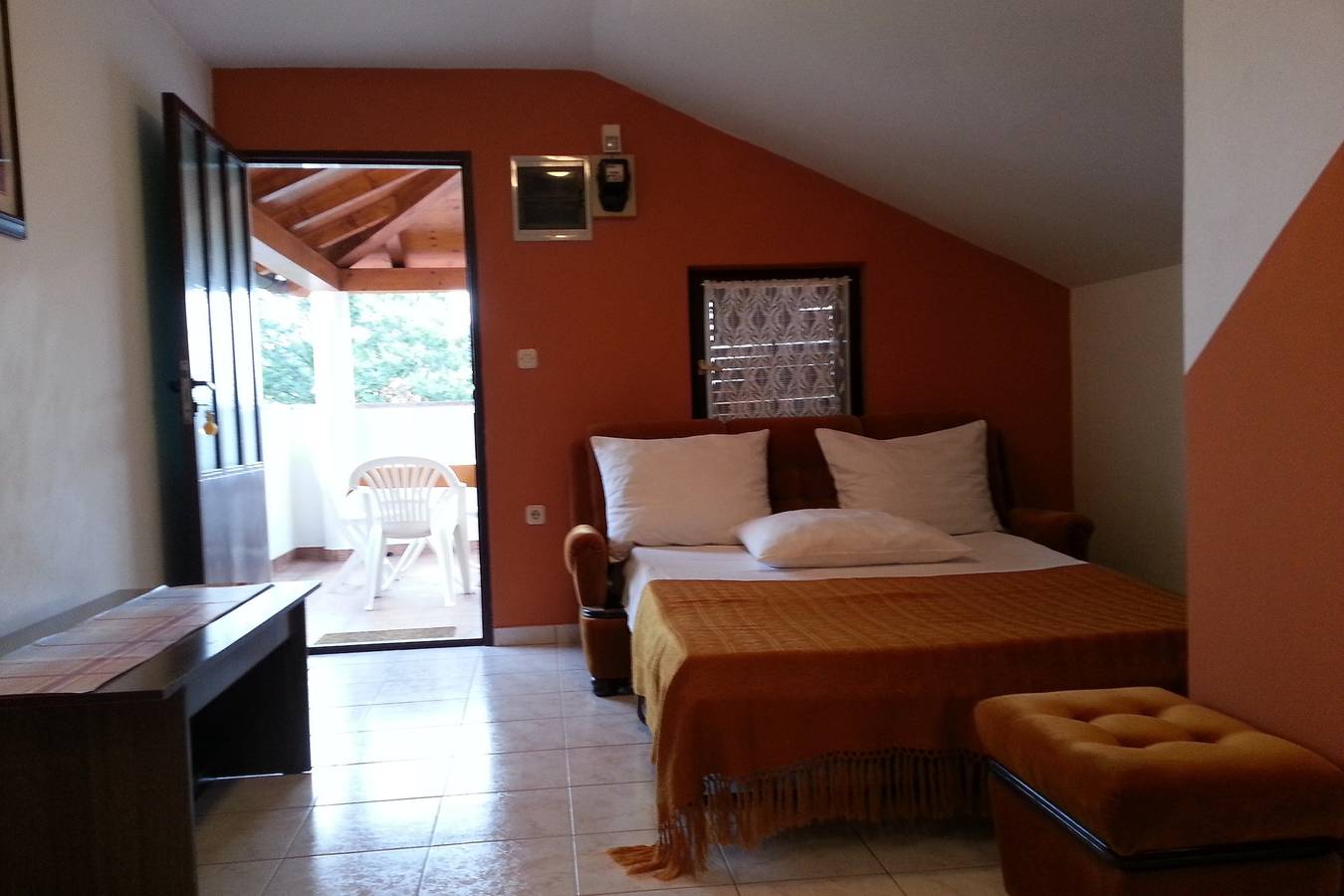Ganze Wohnung, 1-Zimmer-Ferienwohnung mit Terrasse Valbandon, Fazana A-24921-b in Valbandon, Südküste Istrien