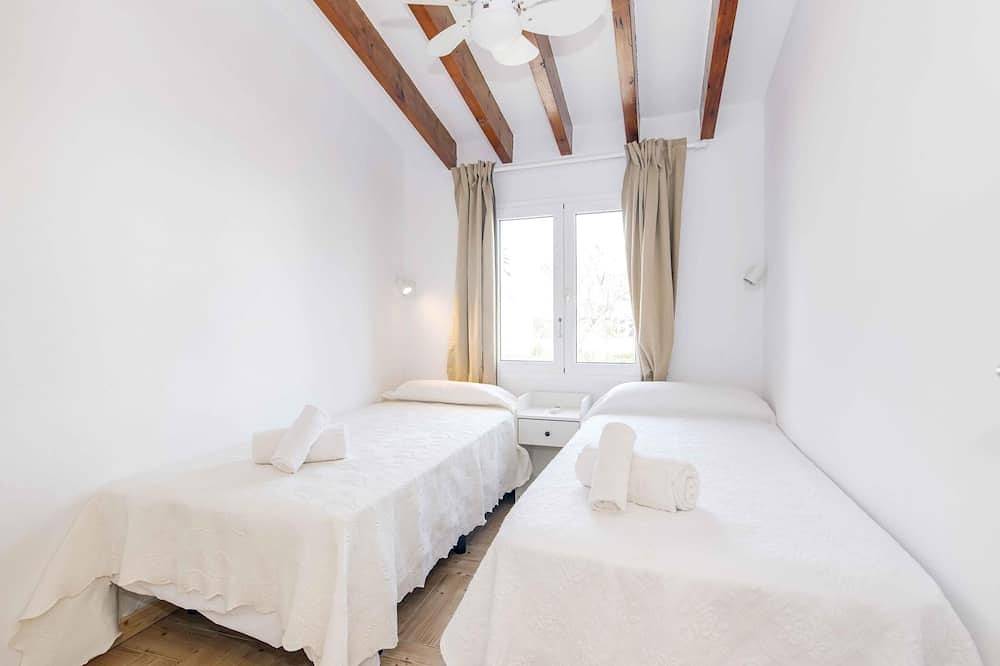 Entire apartment, Villa Gavines Up with Wifi Terrace sea view in S'Algar, Sant Lluís