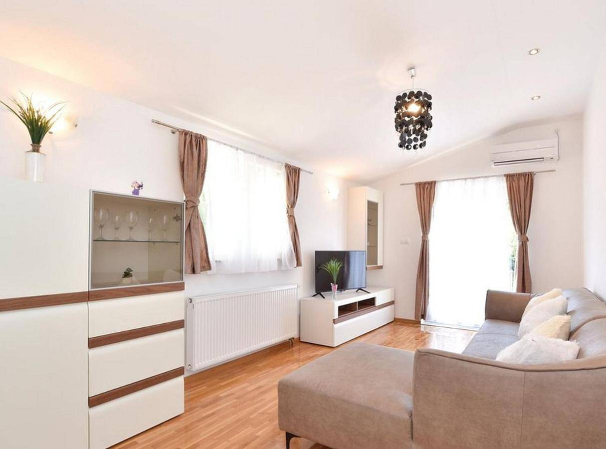 Villa in Grab (Dalmatien), Dalmatinisches Zagora
