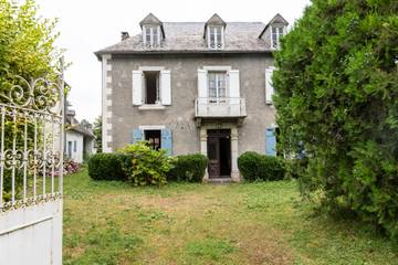 Gîte pour 9 personnes, avec jardin à Laborde (Hautes-Pyrénées)