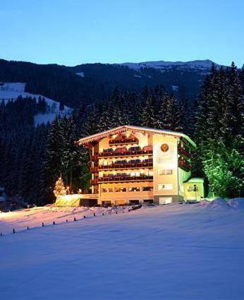 Hôtel pour 2 personnes, avec balcon ainsi que vue et sauna