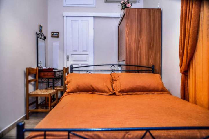 Ganze Ferienwohnung, Ferienwohnung für 2 Personen mit Garten in Andros