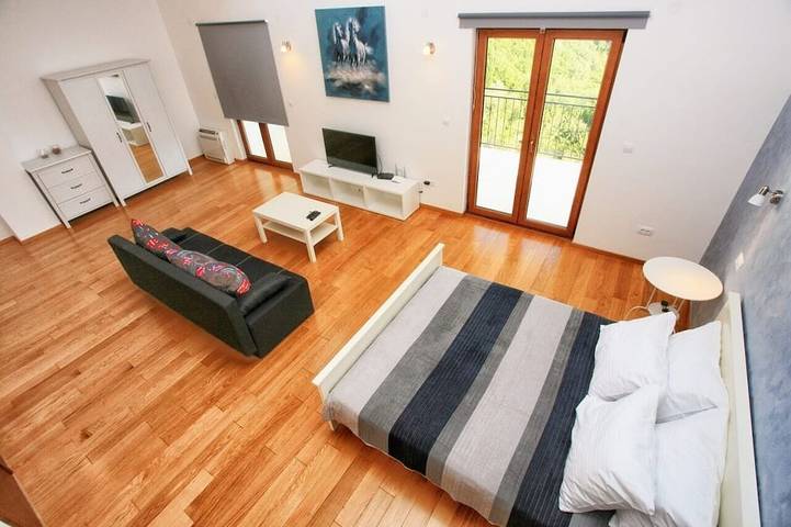 Villa 22, belle villa avec une vue magnifique sur la baie de Boka in Topla, Bay of Kotor
