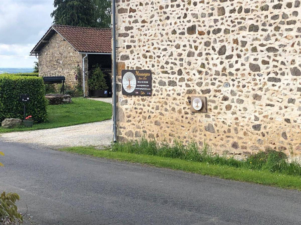 Le gîte de Lou - Piscine privative et massages Bien-être in Mazerolles, Charente