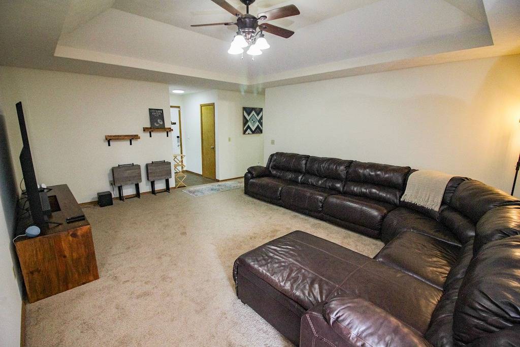 2805 N Summit Ave · Relax at the Summit - 3bd, 2b in Springfield (MO), Greene County (MO)