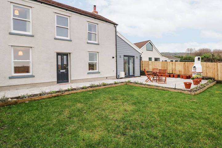 Cottage for 6 people, with hot tub and garden - 1