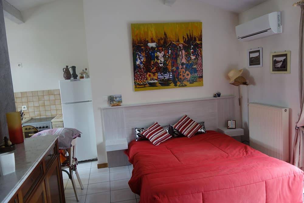 Ganze Wohnung, Großes Studio Klimatisiert, Unabhängige Villa mit Garten, vorausgesetzt, Tranquility in Avignon, Vaucluse