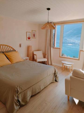 Gîte pour 2 personnes, avec jardin ainsi que vue sur le lac et vue à Savines-le-Lac