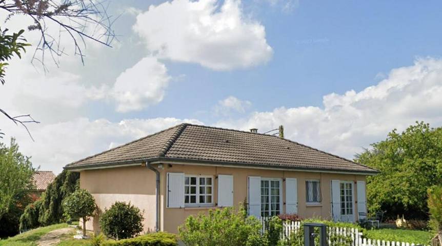 Location de vacances pour 6 personnes, avec Terrasse et Jardin à Jassans-Riottier