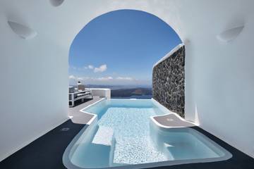 Location de vacances pour 5 personnes, avec jacuzzi et balcon dans Firostefani