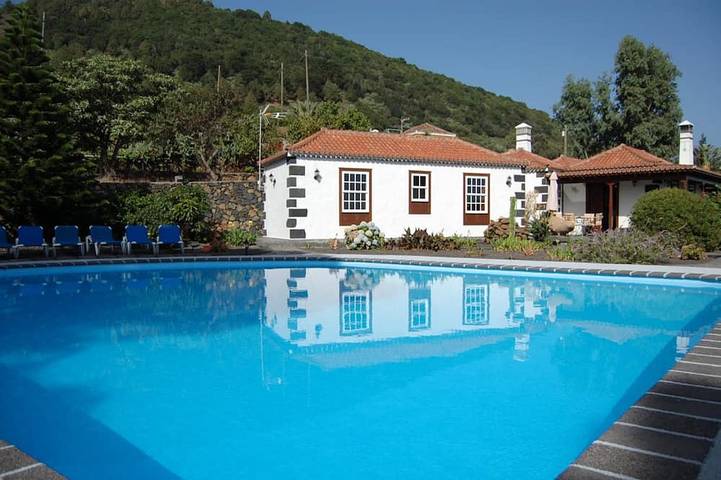 Holiday apartment for 6 people, with pool and garden, with pets - 1