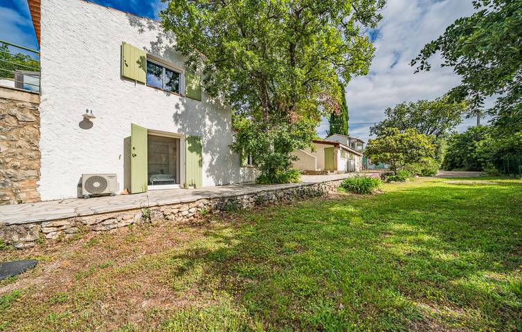 Location de vacances pour 10 personnes, avec jardin et terrasse, animaux acceptés à Saint-Cézaire-sur-Siagne - 2